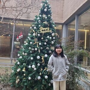 Go Do-yeon Instagram - #일상스타그램💕🍮🍰🍦 
#아역배우고도연👧 
#크리스마스트리 ^^
#눈이와요❄ 
#핫한 카페
#딸과데이트👭 

메리 ~~~^크리스마스 🎄 🎅