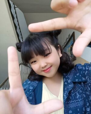 Go Do-yeon Instagram - #일상스타그램💕🍮🍰🍦
#아역배우고도연👧 
#주말아침일상시작👋 
#넌뭐하니 ?🥰🥰🥰
#혼자서도잘놀아요🎶 
#셀카놀이삼매경👧👧🎵🎶 
#다컷다다컷어👍👏
#오빠셔츠입고 ㅎㅎ 
#새벽부터강행군😮‍💨 

새벽부터 나와서 ...🥰🥰🥰
엄마도 찾지않고 혼자 잘 놀아준 딸
고마워^^ 이모들께서  얌전히 잘있다고 ㅎㅎ