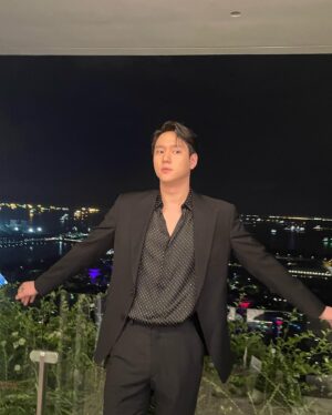 Go Kyung-pyo Instagram - #singapore🇸🇬 
@disney @disneypluskr 
#커넥트 #connect