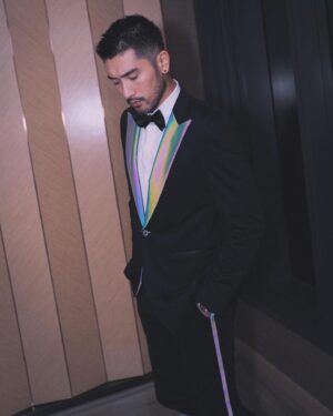 Godfrey Gao Instagram - 👀 Pre-Gala outfit with flash 📸For the complete video follow my IGTV 📺 #yoyuulab #marinedrive360tux #illuminateyournight #limitededition