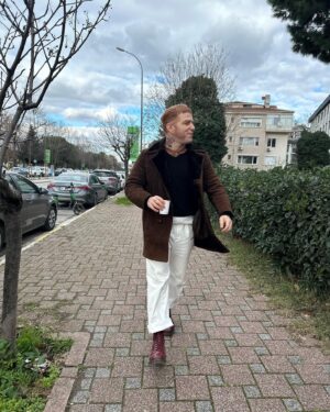 Gökhan Özoğuz Instagram - Gider gelirler