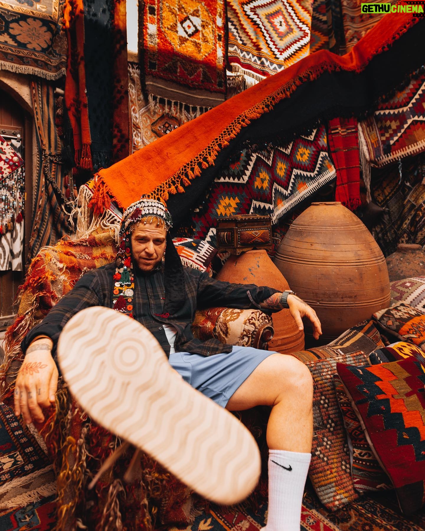 Gökhan Özoğuz - 20.6K Likes - Salın beni duvarlara
cicim kaytan bıyık
Vazgeçmedim Kendi yolumdan
@kendiyolumdafilm
@primevideotr
@athena