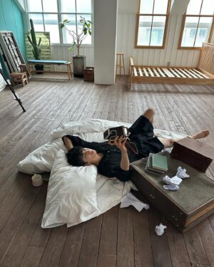 Gongchan Instagram - 📸📷☕️🧣🎬🖤🎈🤍🕶️🌟✨📸