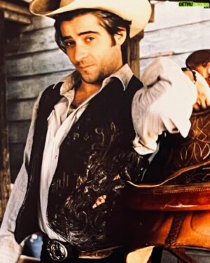 Goran Visnjic Instagram - As promised...😎... this was a publicity shot for #practicalmagic 
In all honesty I don't even remember have we ever used it...? 🤔 But it's very much Jimmy boy, through and through...😂...The Scary Jimmy Polaroid shot coming soon...😉...
 (This photo is by #suzannetenner ) 🙏🏻
#halloween #cowboy