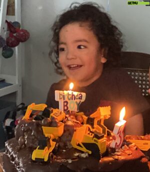 Gordon Toi Hatfield Instagram - We begin our trip home today to Te Tau Ihu, but what a trip this has been. Catching up with whanau, my mokopuna, Aku tamariki has definitely filled my heart. Last night was awesome introducing Tumanako to all my mates, seeing his smile on his face was priceless. Big mihi to my daughter @tingitattnative for driving us around safely and looking after her papa. Nui te mihi ki a koe @mikejonathanx for the invite to his premiere. Please whanau show your support for this movie get out there and buy your tickets so we can see more beautiful Maori stories told on the big screen. #houseofnatives #kawhawhaitonuake #whanau #maori #tautoko