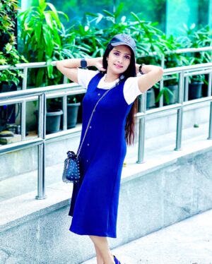 Gouri Nair Instagram - Once in a life, right in the middle of a mundane life, love gives us a fairy tale !! ❤️♾️

#gourinairsocialmedia #gourinairinstagram #gourinairactress #gourinairartist #gourinair
#love #fashion #instagram #photooftheday #art #photography #beautiful #nature #happy #follow #cute #travel #song #songs #bangalore 
#today #love #instagram #instagood #like #photography #follow #life #photooftheday #picoftheday