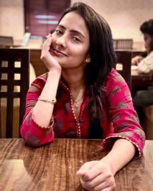 Gouri Nair Instagram - "Be bold, be brave enough to be your true self."❤️😍♾️

#gourinairsocialmedia #gourinairinstagram #gourinairactress #gourinairartist #gourinair
#love #fashion #instagram #photooftheday #art #photography #beautiful #nature #happy #follow #cute #travel #style #instadaily #repost #food #beauty #instalike #photo #me