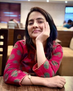 Gouri Nair Instagram - "Be bold, be brave enough to be your true self."❤️😍♾️

#gourinairsocialmedia #gourinairinstagram #gourinairactress #gourinairartist #gourinair
#love #fashion #instagram #photooftheday #art #photography #beautiful #nature #happy #follow #cute #travel #style #instadaily #repost #food #beauty #instalike #photo #me