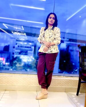 Gouri Nair Instagram - ‘You are not obligated to win but you are obligated to keep trying to the best that you can do everyday ‘♾️😍❤️

#gourinairsocialmedia #gourinairinstagram #gourinairactress #gourinairartist #gourinair
#love #fashion #instagram #photooftheday #art #photography #beautiful #nature #happy #follow #cute #travel #song #songs #bangalore 
#today #love #instagram #instagood #like #photography #follow #life #photooftheday #picoftheday #happy #me #instadaily #nature #fashion #beautiful