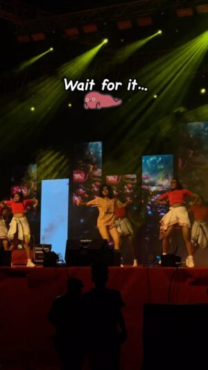Gowry Lekshmi Instagram - 🤫
Video courtesy : @vaish_nav.__ 

#GL #dance #onstage #funnyvideos