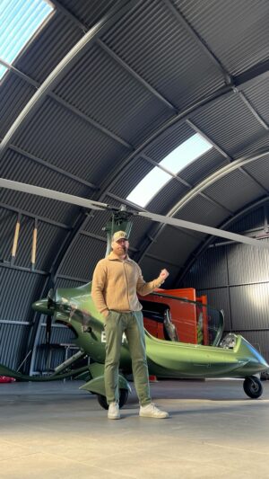 Goyo Jiménez Instagram - La forma de volar que más se parece volar tiene un nombre: AUTOGIRO
Gracias por la maravillosa experiencia @airforce_7