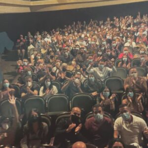 Goyo Jiménez Instagram - ¿Estás por ahí?

Fin de las tres funciones de Alicante. Qué gustazo da volver a ver un teatro hasta la bandera. ¡Gracias viscerales a todos los que habéis hecho posible que suceda!
#aiguantulivinamérica3 

Pd: ¡A preparar la cuarta!