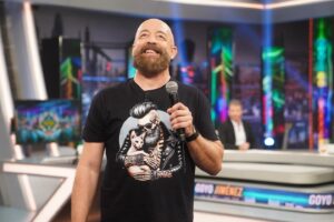 Goyo Jiménez Instagram - Hoy ha venido a divertirse a El Hormiguero, ¡@goyojimenez!

#goyojimenez #improvisacion #risas #monologo #miseryclass #humor #elhormiguero #GoyoEH