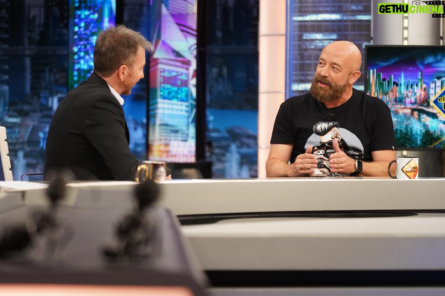 Goyo Jiménez - 2K Likes - Hoy ha venido a divertirse a El Hormiguero, ¡@goyojimenez!
#goyojimenez #improvisacion #risas #monologo #miseryclass #humor #elhormiguero #GoyoEH