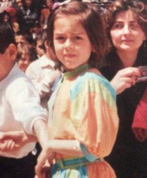 Gözde Okur Instagram - İzmir de yine coşkulu bi 23 nisan yıllaaar önceee