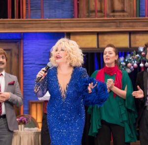 Gözde Okur Instagram - Büyülendiğim doğrudur 💖#güldürgüldürshow  Yılbaşı Gecesi