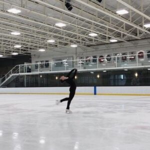 Grace Beedie Instagram - let go
.
.
.

#figureskating #layback #icefly @edeaskates