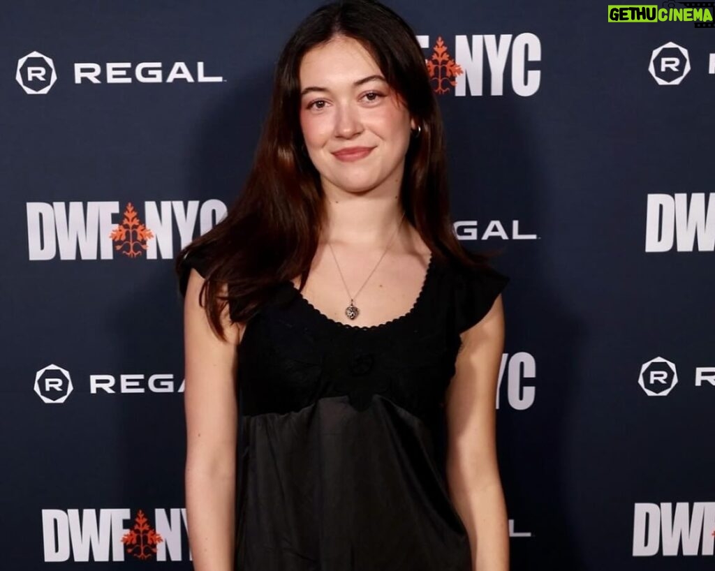 Actress Grace Kaufman HD Instagram Photos and Wallpapers January 2024
