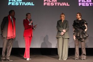 Gracie Otto Instagram - SERIOUSLY RED 💄 Australian premiere at @sydfilmfest last night. Huge congrats to all the cast and crew who made this film possible and thank you to all my friends and family for all your support in directing this movie ❤️ can’t wait for you all to see it! 📸 @belindarollandphoto