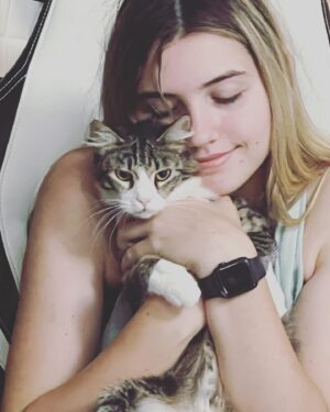 Gracie Whitton Instagram - 21 more days at home and I know she’s gonna miss me….. My mom keeps telling me to take her with me. @bayloruniversity #ripleythecat #shelovesme #restingface #emotionalsupport #thisisherhappyface
