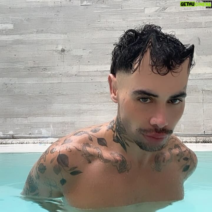 Grag Queen - 20.5K Likes - Como eu AMO fazer aniversário ♥️ Play nos 29 aproveitando minha companhia e muito grato por todas as mensagens de amor ✨ Amo vcs! Bora viver q o sol tá em câncererrrrr hahahaha