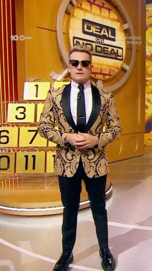 Grant Denyer Instagram - 🎬 Lights, camera, JACKPOT! 🌟
These celebs have the fame, but can they nab the fortune? 💰

#DealOrNoDealAU Celebrity Jackpot Specials Start 7.30 Monday July 22 on @channel10au and @10playau