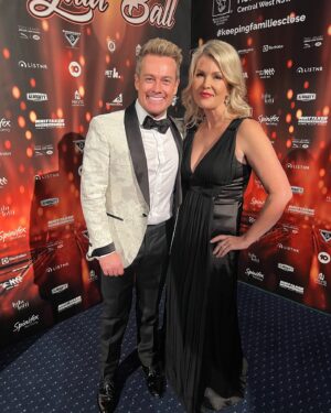 Grant Denyer Instagram - Wow! A record $335k raised last night at the Orange Winter Gala Ball for Ronald McDonald House. Such an honour to be there to help and witness such beautiful community pride and generosity to help improve the lives of seriously ill children and their families. 
Thanks to @leaheyautogroup for having us it’s a pleasure to be on the mic to whip up the pledges into a fun frenzy and watch a community take care of not only their own, but ALL the families who travel far and wide from remote regions of the state to use this precious service. Proud. 🥹
And cheers to my sister @therickilee for answering my call to help out by coming and BLOWING THE ROOF of the event with her incredible energy, fun attitude and killer talent. What. A.Night!!! 
@rmhc_centralwestnsw