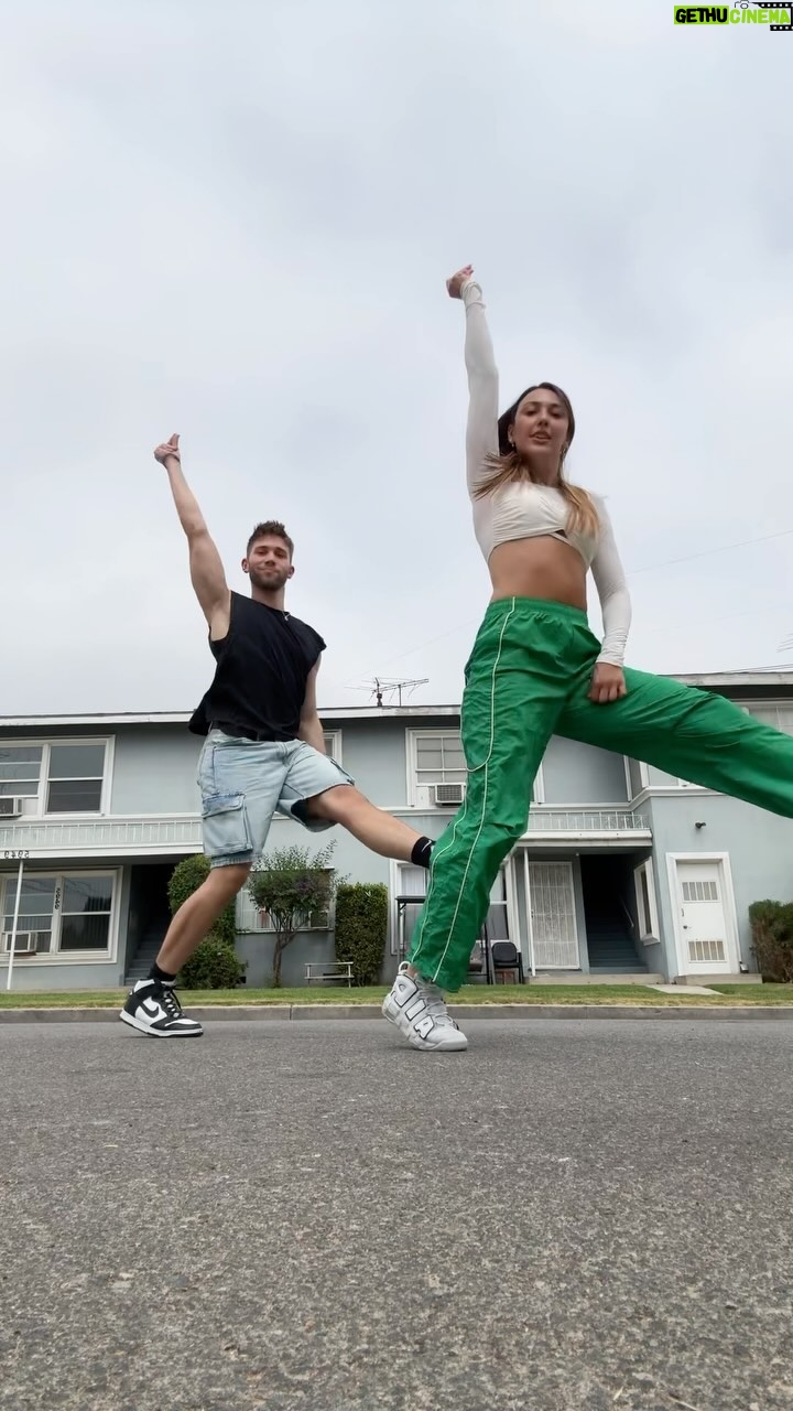 Grant Knoche - 2.9K Likes - still dying at the end ššā¤ļøāš„ @victoriagonsalves22 #dance