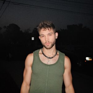 Grant Knoche Instagram - make out, break off, in one night ✨