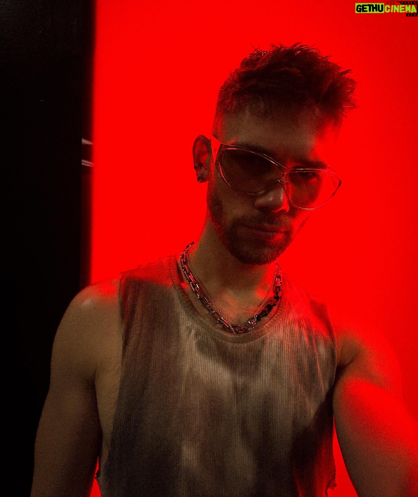 Grant Knoche - 2.5K Likes - little music vid bts photo dump ❤️🔥😌
📸: @blakeephoto