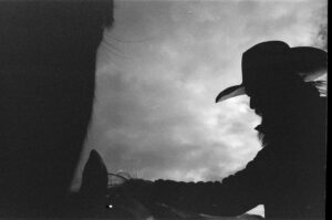 Gratiela Brancusi Instagram - On my way from set, this one day, I stopped to hang with a harem of horses. It was the middle of nowhere Montana and I yearned company and they had a lot of love to give and James was driving through and decided to interrupted 

@paramountnetwork #1883tv #35mm #leicalosers #analogphotography #ishootfilm #ibelieveinfilm #filmisnotdead #magazine35mm #somewheremagazine #infilmwetrust #777luckyfish #broadmag #n8zine