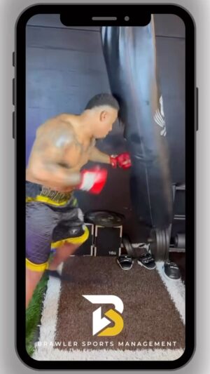 Greg Hardy Instagram - We are excited to welcome @greghardyjr to the Brawler Sports Management roster 🥊 #muhammadali #boxing #brawlersportsmansgement #boxingtraining #boxinglife #fitness #fisttofacepodcast #fisttofacesportsentertainment #sparring  #olympicboxing #workout #inthering #ryangarcia #tank #boxingnation #mma #wwe #podcast #brawlerenergy #fisttoface#applepodcast #youtube #ufc #dallascowboys #dallas #dallastx
