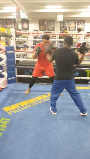 Greg Hardy Instagram - How it started!! Not to shabby lol we came a long way @therealjeffmayweather @jeffmayweather sorry I might have to tune up ya big guys this year in @teamcombatleague sir but can’t wait to get another round on MITs to show ya the 2.0 heavyweight champ in the making