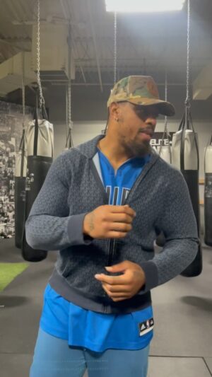 Greg Hardy Instagram - 2nd episode of D fence do it better @leveonbell 👀👀👀👀👀 I got better feet than @ochocinco and @_one8_ lol im just b n honest.  Y’all all the homie but you gotta be special to be on the D side. #nodiddy  @david_irving95 @td58 @captain_41 let m know it’s that D that make the world go round