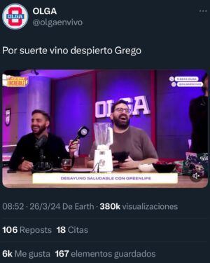 Grego Rossello Instagram - Baje del avión a ganarme unos premios con los pibes de La Nonna. 😎 

Aguante @olgaenvivo ❤️ La ultima foto es para @tomaskirzner que piensa que me regalaron los premios. #GregoPetero 🫠😂