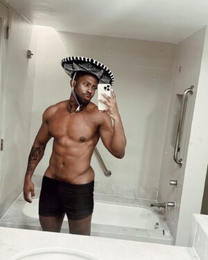 Gregory Tyree Boyce Instagram - Hola, como estas ?