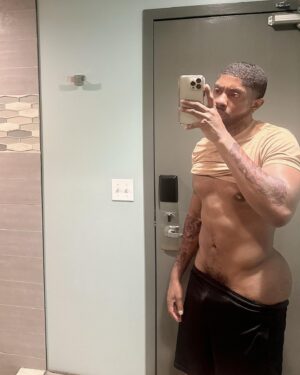 Gregory Tyree Boyce Instagram - 💪🏾📸. 190 pounds