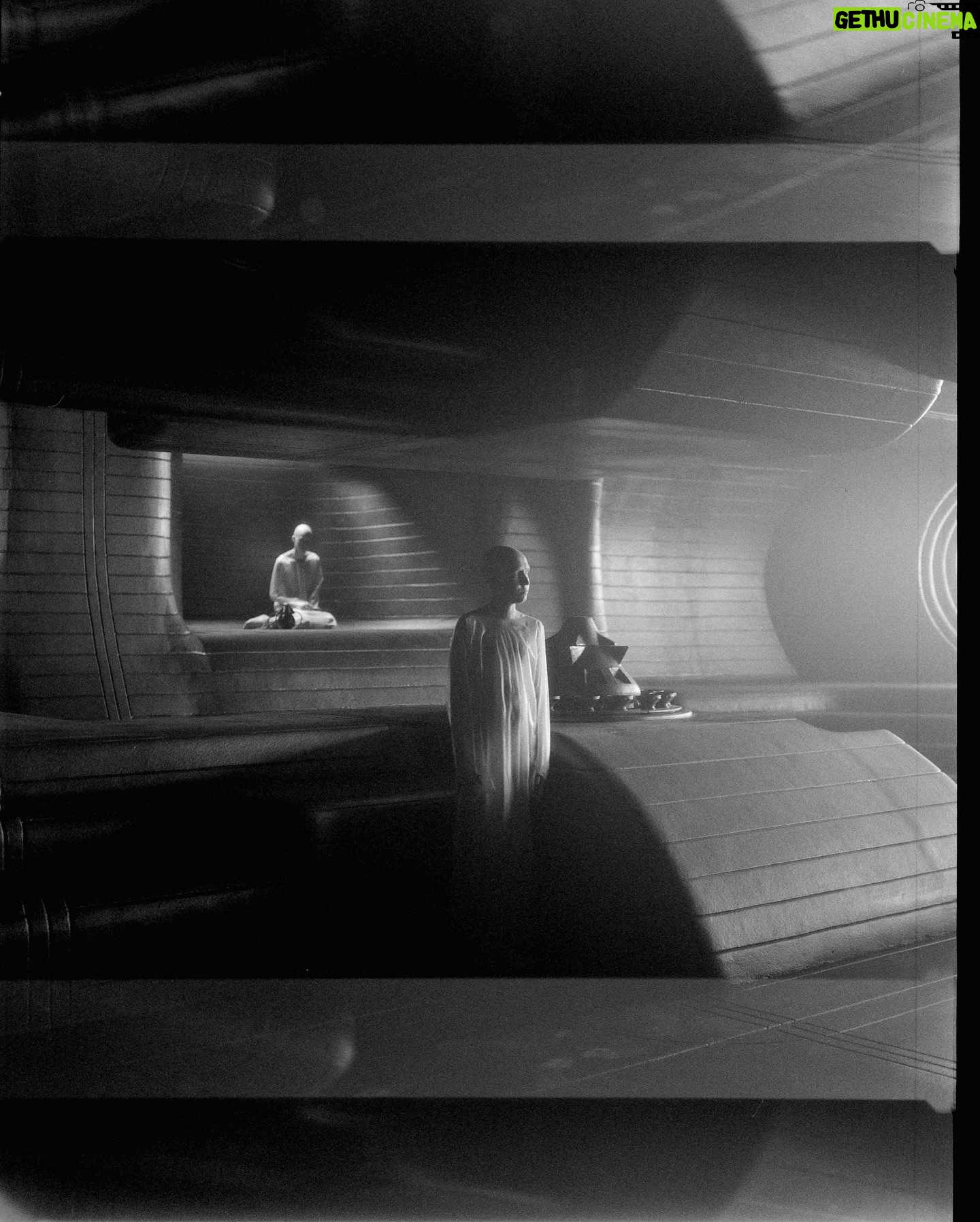 Greig Fraser - 18.6K Likes - 🚨NEWSLETTER SUBSCRIBERS🚨
Check your inbox to read a very special long read that grants you access to our deep dives with Greig Fraser ASC ACS on both #Dune Part One and Two. To celebrate, here’s a selection of Greig’s personal film stills from behind the scenes of #DunePartTwo.
To subscribe to future long reads, hit the link in bio.
📸: @greigfraser_dp