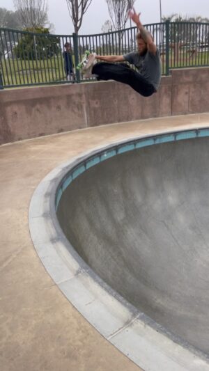 Greyson Fletcher Instagram - Metal and concrete // @rvca @rvcaskate // 🎥 @livyloowhoo //