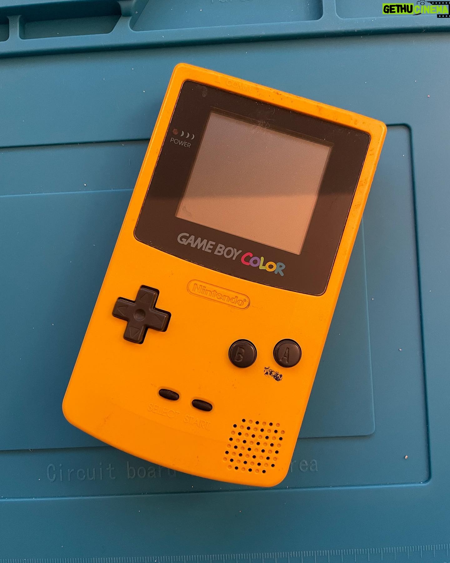 Griffin McElroy - 24K Likes - Fixed up my childhood GBC with a new shell, blue LED and an IPS screen! The speakerās crapped out, which I donāt know if happened during the mod or sometime over the last like 25 years, but should be easily replaced.