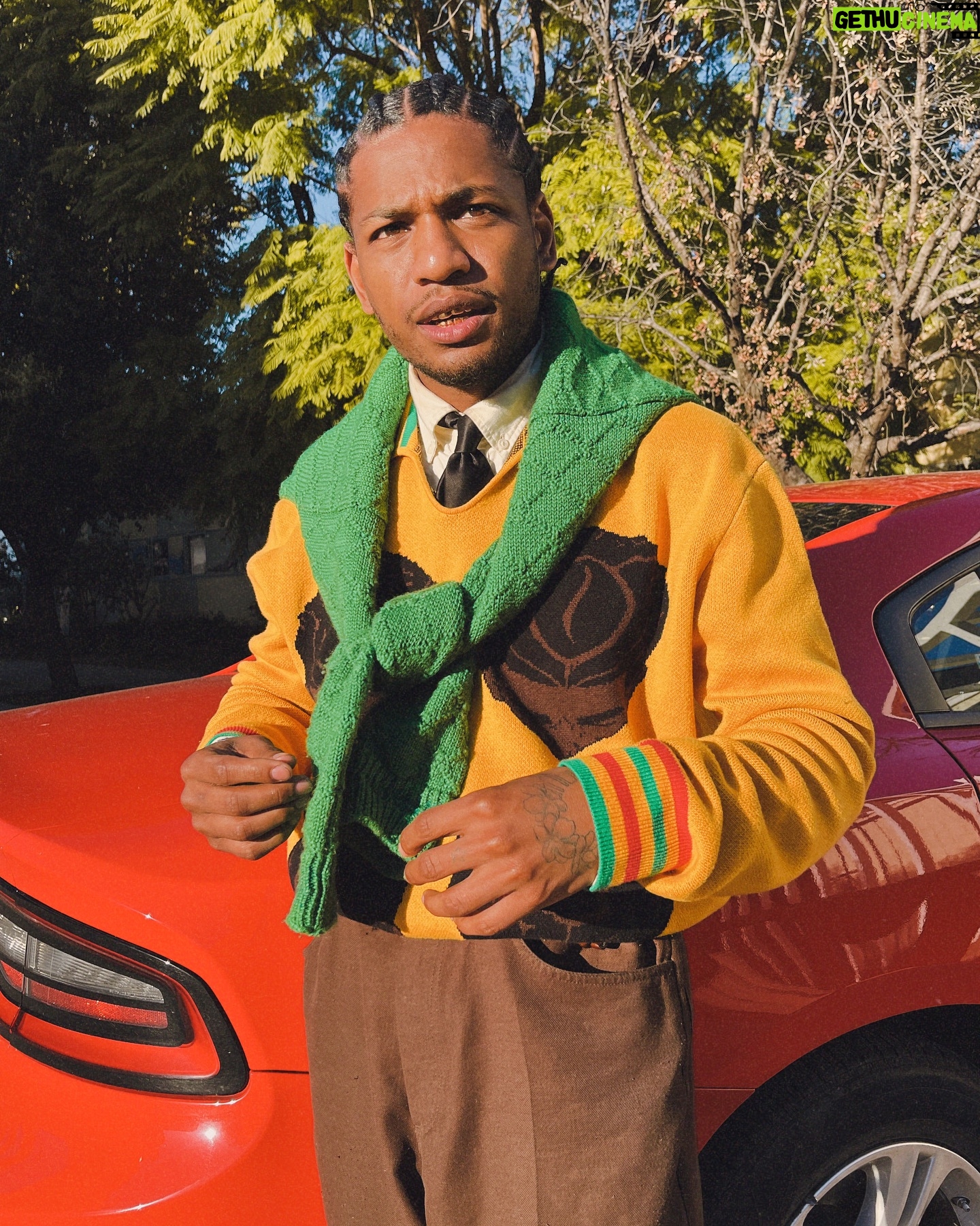 Guapdad 4000 - 8.5K Likes - Ignore the caption for a sec , listen to the last slide then come back
First: I would like to say Since y’all like niggas that dress like this now , come see me in San Fransisco this Friday June 14th 🫱🏾🫲🏿
Second : I’m about to start charging y’all for the mood boards I know I am on . I just sent Drake and angry voice message . So what make y’all think y’all safe .
I’m brining back gatekeeping 💯💯🫱🏾🫲🏿