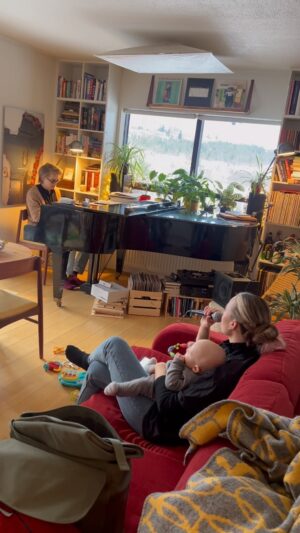 Guðrún Ýr Eyfjörð Instagram - Æft fyrir tónleikana í góðum félagsskap. Ennþá til miðar á aukatónleikana, sjáumst á laugardag!