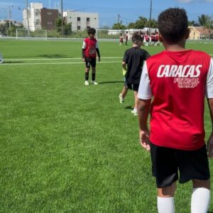 Guido Cannetti Instagram - Hoy visité a un gran amigo que me dio la vida @joel_infusino en República Dominicana muy contento de ver tu progreso y como transmitís lo que tanto amas ⚽️ gracias por invitar a mis hijos a entrenar enseñándoles lo fundamental. Que linda cancha armaron @realromanafc te felicito mucho éxito 🏆