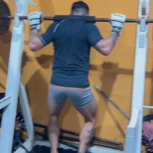 Guido Cannetti Instagram - Del Viernes feriado de crecimiento, de insistir, de seguir adelante gracias a todos los que tienen esta misma locura por el MMA les prometo que van a lograr lo que quieren @ourtownmma 
Rutina hermosa del profe @claudio.henschke 6 vueltas a máxima velocidad