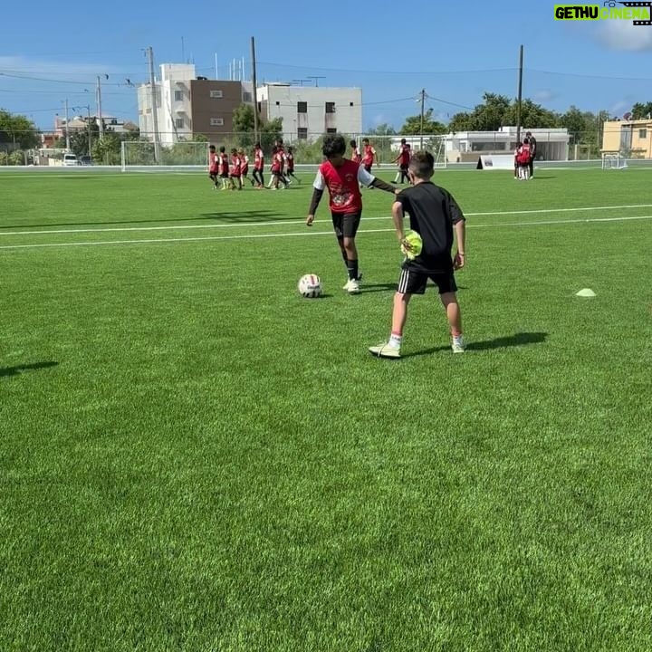 Guido Cannetti - 466 Likes - Hoy visité a un gran amigo que me dio la vida @joel_infusino en República Dominicana muy contento de ver tu progreso y como transmitís lo que tanto amas ⚽️ gracias por invitar a mis hijos a entrenar enseñándoles lo fundamental. Que linda cancha armaron @realromanafc te felicito mucho éxito 🏆