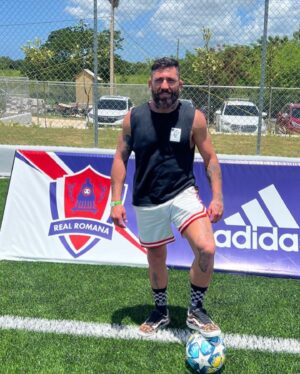 Guido Cannetti Instagram - Hoy visité a un gran amigo que me dio la vida @joel_infusino en República Dominicana muy contento de ver tu progreso y como transmitís lo que tanto amas ⚽️ gracias por invitar a mis hijos a entrenar enseñándoles lo fundamental. Que linda cancha armaron @realromanafc te felicito mucho éxito 🏆