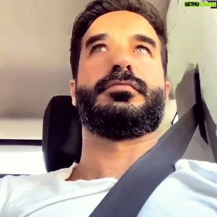 Guido Massri - 784 Likes - Sunday Morning Uber rides are like...
Tomarte un Uber un domingo a la mañana... 🙄 #uber #sundayfunday