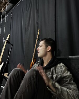 Guido Pennelli Instagram - Back & wait