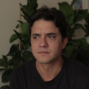 Guilherme Boury Instagram - No dia 16/12/2023 resolvi parar de fumar 🚭 acho que foi a decisão mais sábia e  correta que fiz nos meus 40 anos de vida. 

*Não fumem, não comecem, não deem o primeiro trago*

Estou alguns dias (45dias) sem e já me sinto completamente diferente, tanto na disposição quanto o gosto e cheiro das coisas, sigo forte 💪 na minha decisão. NÃO FUMEM🚭