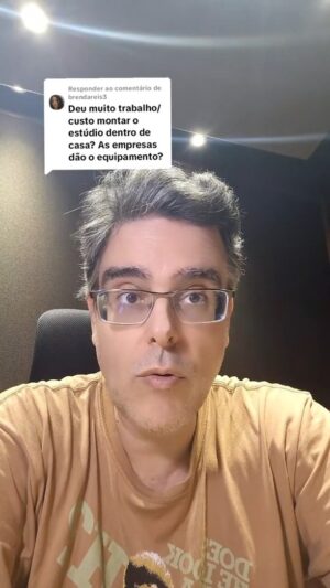 Guilherme Briggs Instagram - Respondendo a um fã que perguntou se deu muito trabalho construir e montar o meu estúdio em casa. ❤️

Video que foi gravado durante o feriado de Carnaval.